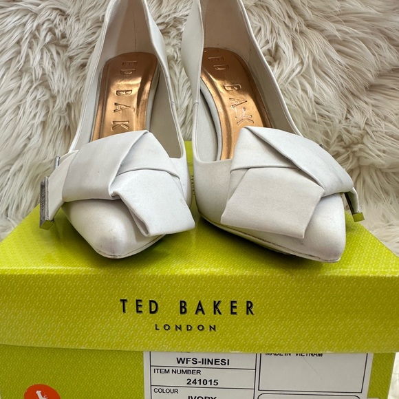 Ted Baker Pumps/heels, Iinessi IVORY, size:9 with bow and hardware - Picture 8 of 12